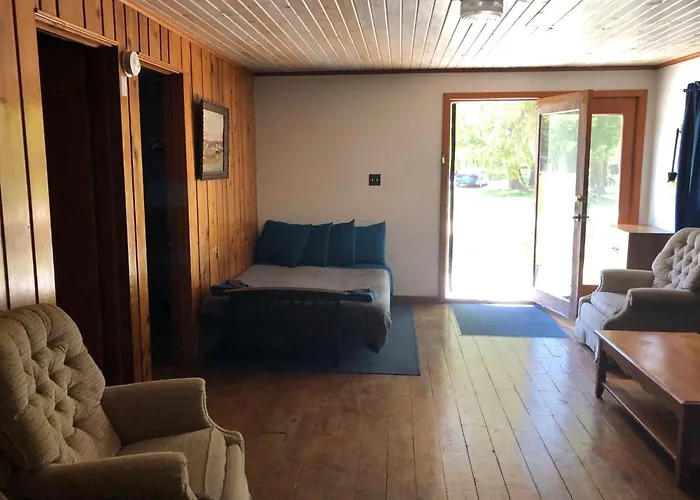 Steffen\'S Cedar Lodge
